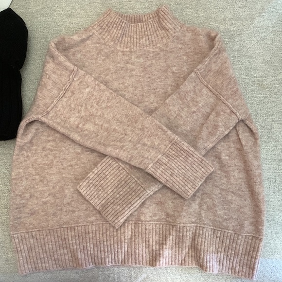 Sweaters - Picture 4 of 9